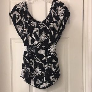 WHITE HOUSE BLACK MARKET TOP